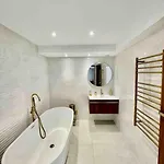 Neuve Piscine Privee