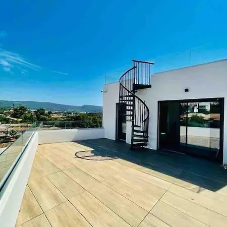 Neuve Piscine Privée