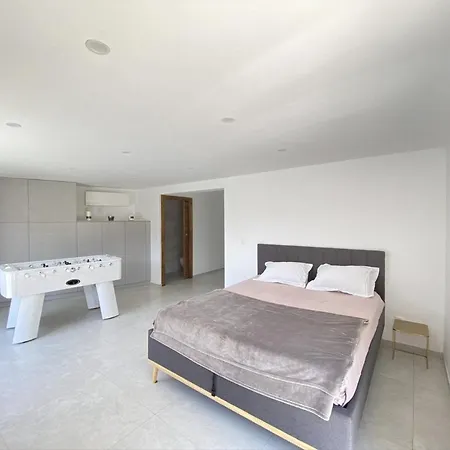 Neuve Piscine Privee Villa