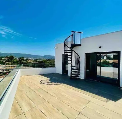 Neuve Piscine Privee