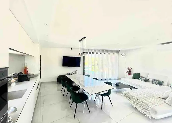 Neuve Piscine Privée * La Ciotat