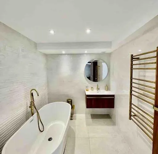 Neuve Piscine Privee